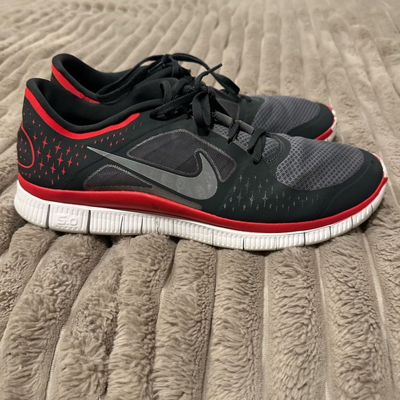 Nike Men's Sz 13 Shoes - Black, Grey, White & Red Running Shoes - Nike+ Size 13 - Picture 2 of 4